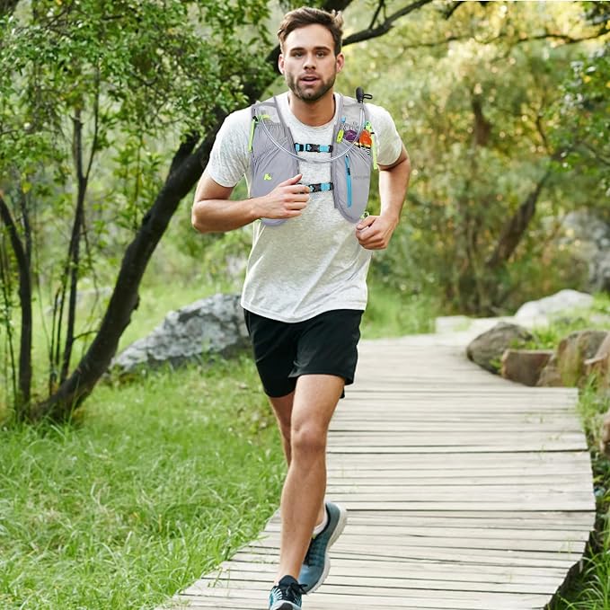 Waterproof Running Vest, 5.5L Breathable Running Hydration Vest with 1.5L Water Bladder, Water Vest for Hiking, Trail Marathon Race, Ideal for Women and Men