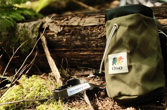 Oso Supply Co - Classic Chalk Bag for Rock Climbing, Bouldering Chalk Bag Bucket with Quick-Clip Belt, Zippered Pockets and Pouch - Perfect Indoor/Outdoor Rock Climbing Gear Equipment