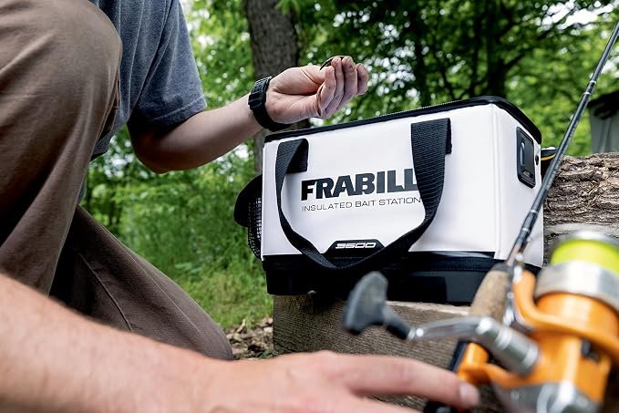 Frabill Universal Bait Station 8 QT.,White