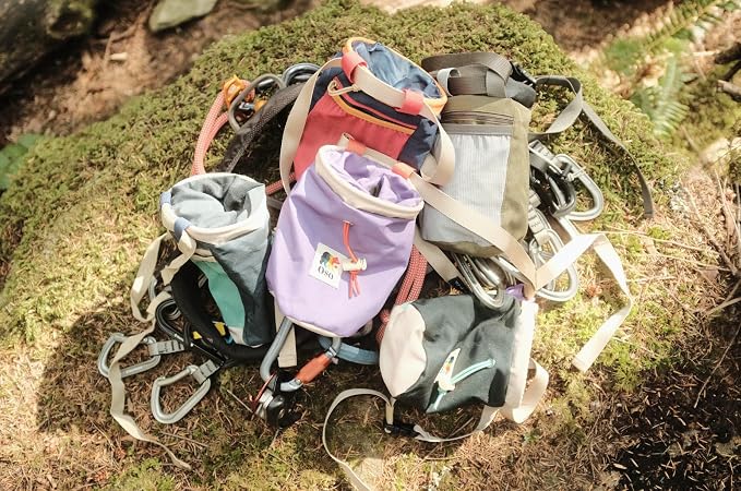 Oso Supply Co - Classic Chalk Bag for Rock Climbing, Bouldering Chalk Bag Bucket with Quick-Clip Belt, Zippered Pockets and Pouch - Perfect Indoor/Outdoor Rock Climbing Gear Equipment