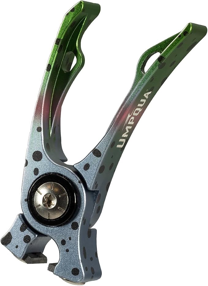 Umpqua River Run Nipper with Retractor