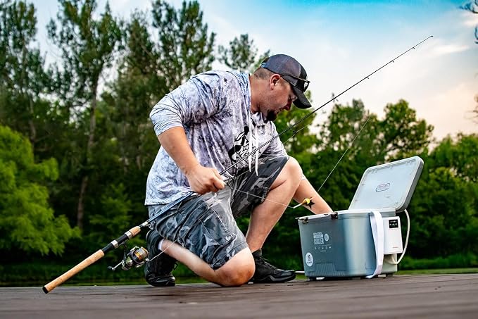 ENGEL Ultra Quiet Lithium-Ion USB Rechargeable Live Bait Aerator Pump & Bubbler with Universal Clip fits Most Bait Buckets