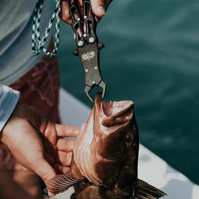 Toadfish Collapsible Fish Gripper