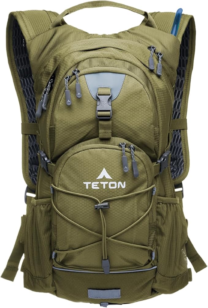 Teton Oasis/Trailrunner Hydration Backpack – Lightweight Water Pack with 2L/3L Bladder for Hiking, Running, Cycling, Biking 18L/22L Sizes – Sewn-in Rain Cover – Fits Men and Women