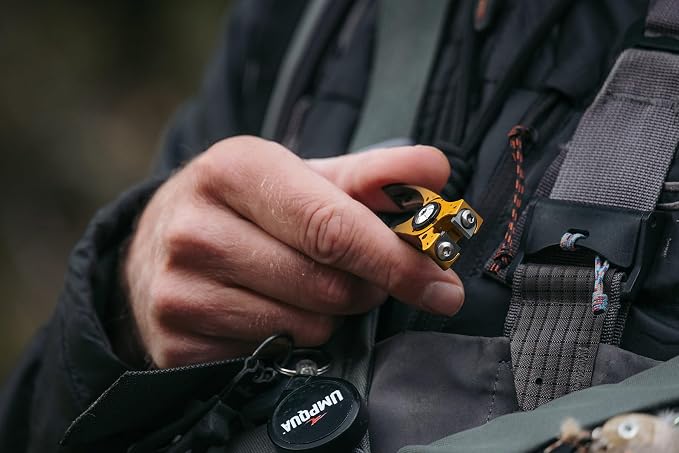 Umpqua River Run Nipper with Retractor