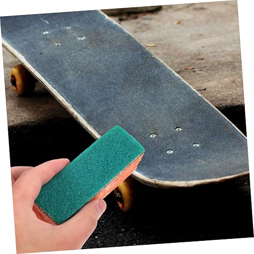 LIOOBO 2pcs Skateboard Accessories Skateboard Grip Tape Cleaner for Easy Cleaning