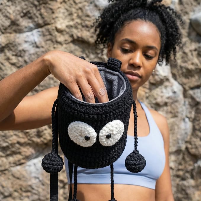 Handmade Crochet Rock Climbing Chalk Bag, Fun Plush Animal Chalk Pouch with Drawstring, Adjustable Waist Belt for Indoor Outdoor Bouldering Sport Climbing