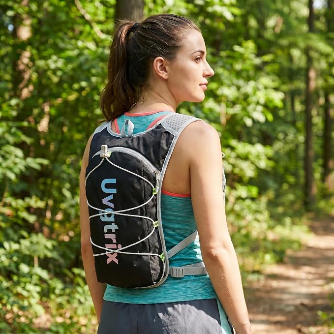 Hydration Vest Backpack with 2L Water Bladder, Lightweight Breathable Run Pack for Cycling Hiking Climbing Running