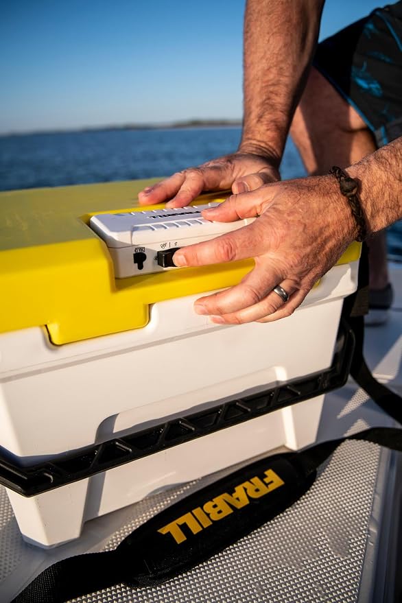Frabill Magnum Bait Station 19 Quart Live Bait Well, White and Yellow