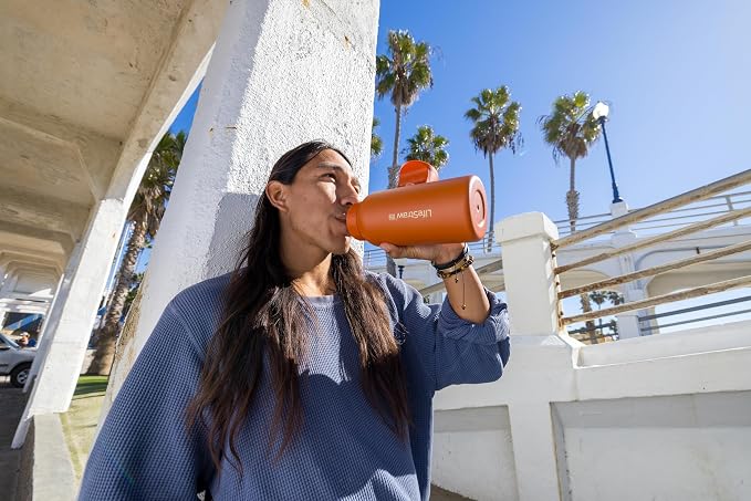 LifeStraw Go Series — Insulated Stainless Steel Water Filter Bottle for Travel and Everyday Use removes Bacteria, Parasites and Microplastics, Improves Taste, 1L, Cactus Green