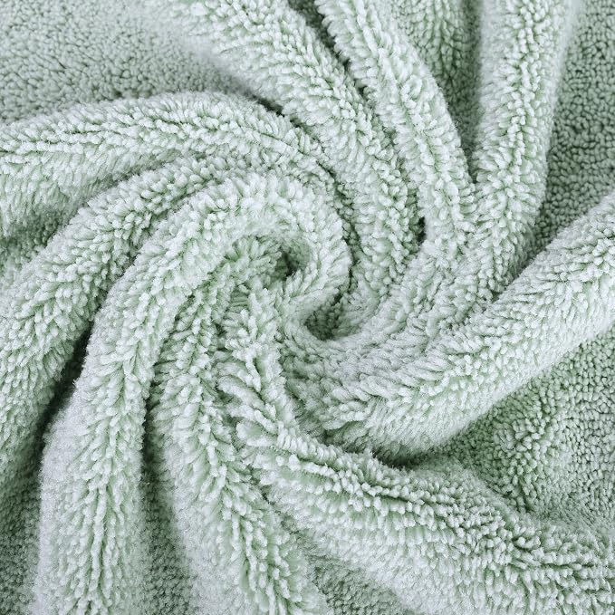 POLYTE Quick Dry Lint Free Microfiber Bath Sheet, 35 x 70 in, Pack of 2 (Green)