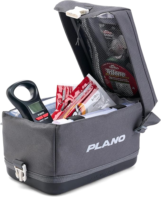 Plano Weekend Softside 3500 Tackle Bag, Cutting-Edge Fishing Tackle Bag, Molded Waterproof Base, Spacious Storage, Die Cut Tool Sleeves, Daisy Chain Attachment Points